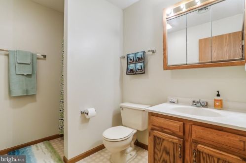 106 Tecumseh Trl, Hedgesville WV  25427-3859 exterior