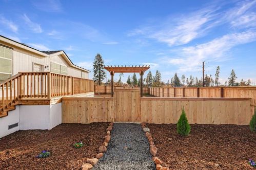 5826 Black Olive Dr, Paradise CA 95969-4900 exterior