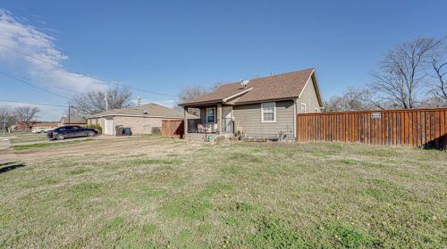 5033 Cottey St, Fort Worth, TX 76105-4404