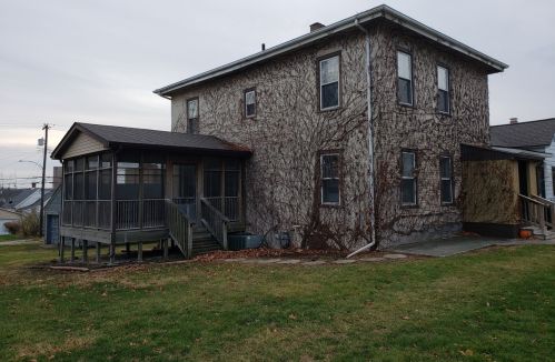 1126 4th St, Rockwell, IL 61301-2216