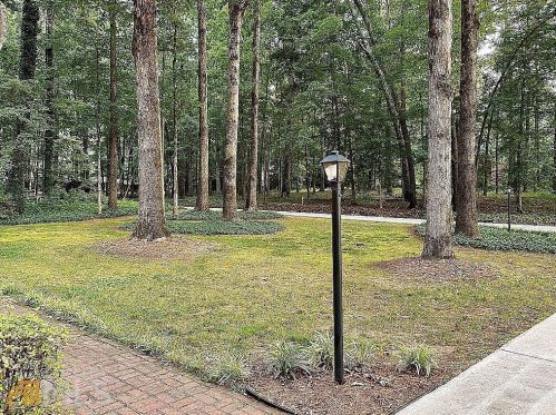 48 Meadow Ln, Porterdale, GA 30014-1637