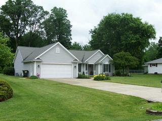 4510 Meadow View Dr, Lima, OH 45805-4520
