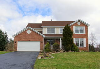 1435 Falcon Ln, Hoffman Estates IL  60192-4545 exterior