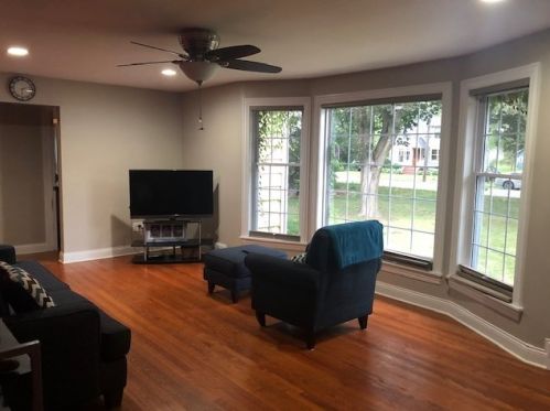 527 Mckinley St, Batavia, IL 60510-2941