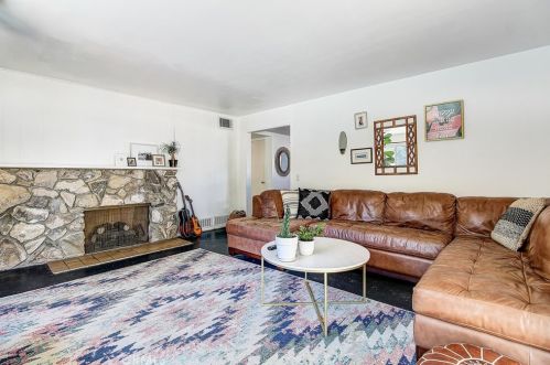 5910 Intervale Dr, Riverside CA  92506-4049 exterior