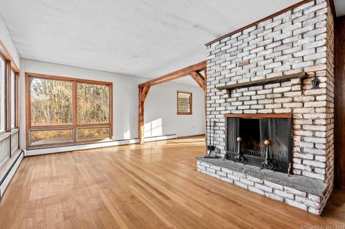 346 Dennison Dr, Torrington, CT 06790-2404