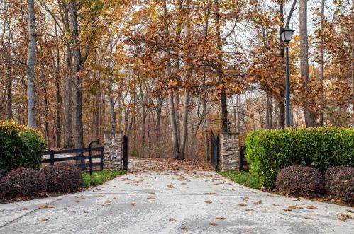 55 Summitrail Ln, Dawsonville, GA 30534-7782