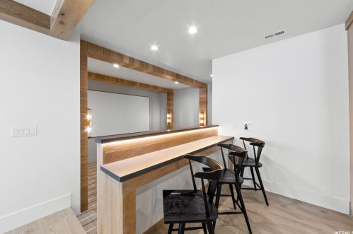 656 750, Woodland Hills UT 84653-5653 exterior