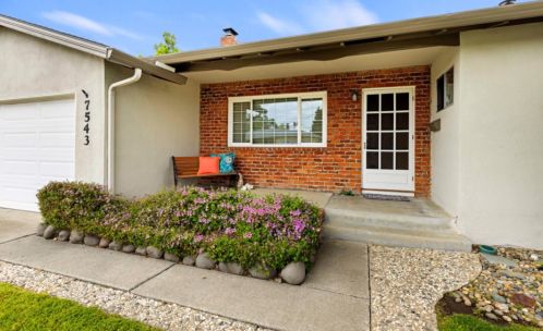 7543 Bonniewood Ln, Pleasanton, CA 94568-1102