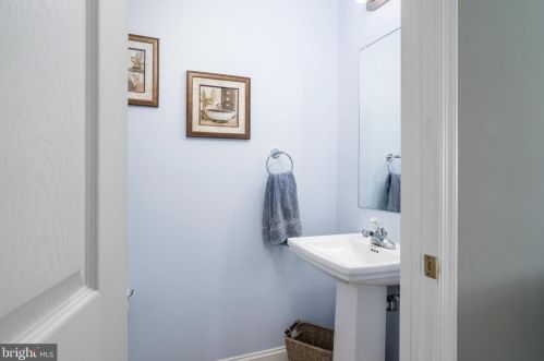 80 Clearview Ave, Trenton NJ  08619-1216 exterior