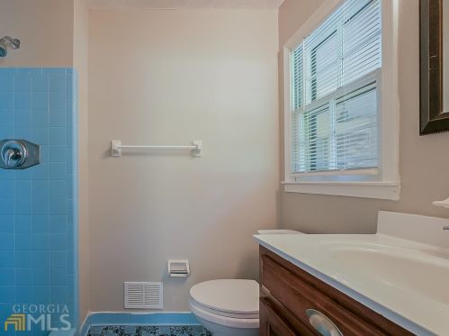 318 Davis Rd, Stockbridge GA  30281-3304 exterior