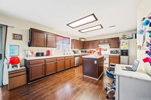 45441 Pickford Ave, Lancaster CA 93534-5147 exterior