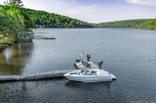 25 Shore Rd, Washington Depot, CT 06777-1410