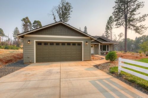 1682 Gate Ln, Paradise, CA 95969-2387