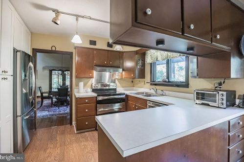 221 Elm Ave, Tavistock NJ 08033-2538 exterior