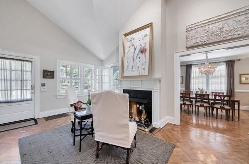 703 Cumberland Cir, Atlanta, GA 30306-3203