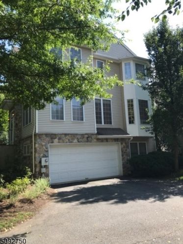 122 Arrowgate Dr, Dover NJ  07869-1243 exterior