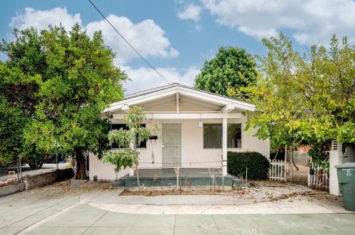 724 Acacia Ave, Glendale CA  91205-3006 exterior