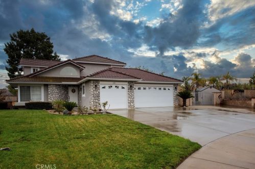 640 Burwood Ct, Riverside, CA 92506-6505