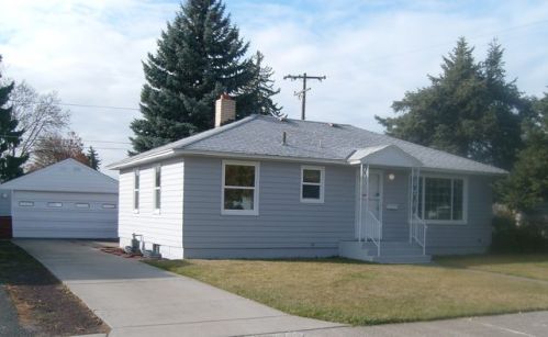 5627 D St, Spokane, WA 99205-7303