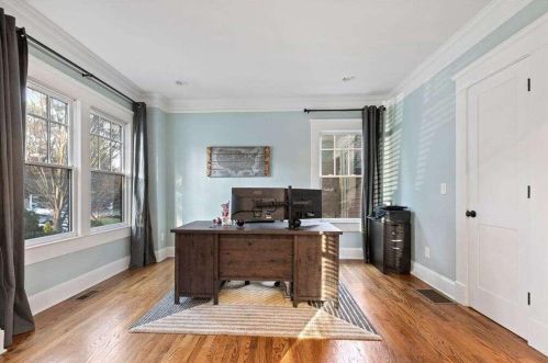 31 Honour Cir, Atlanta GA  30305-1121 exterior
