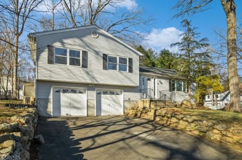 3 Lakeview Trl, Wharton, NJ 07885-2948