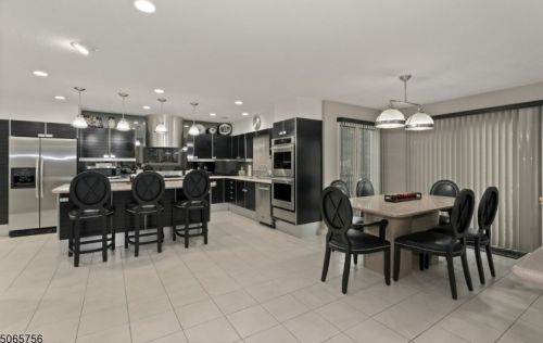 19 Trowbridge Dr, Dover NJ  07869-4519 exterior