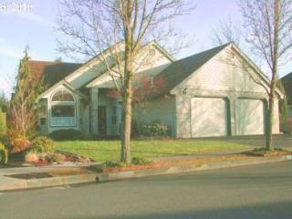 2752 Phyllis Dr, Damascus, OR 97080