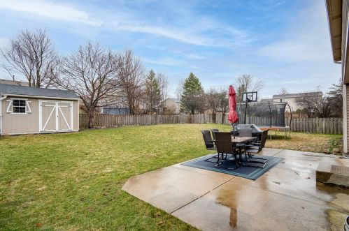 1217 Dogwood Ln, Carol Stream IL  60188-3322 exterior
