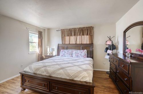 1060 Naples Way, Aurora CO 80017-3170 exterior