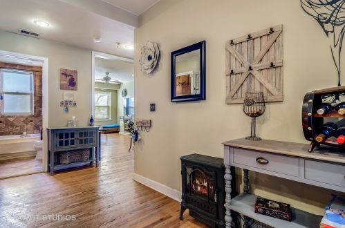 4022 Monticello Ave, Chicago, IL 60618-2145