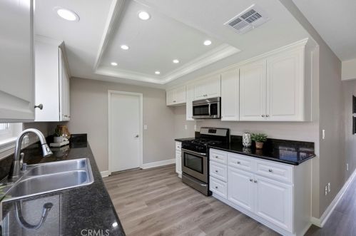 6969 Hillside Ave, Riverside CA  92504-2071 exterior