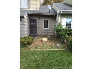35 Pebble Ct, Hartford, CT 06111-4505