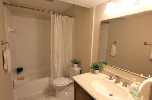 71 Montre Sq, Atlanta GA  30327-4044 exterior