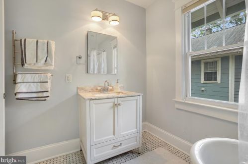 7314 Maple Ave, Silver Spring MD 20912-4318 exterior