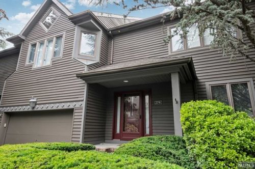 27 Pamrapo Ct, Ridgewood, NJ 07452-2847