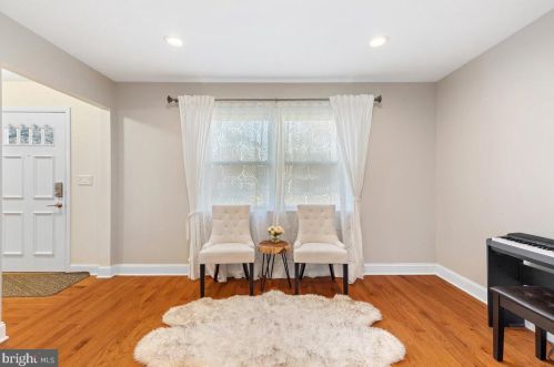 73 Robert Rd, Princeton NJ  08540-5343 exterior