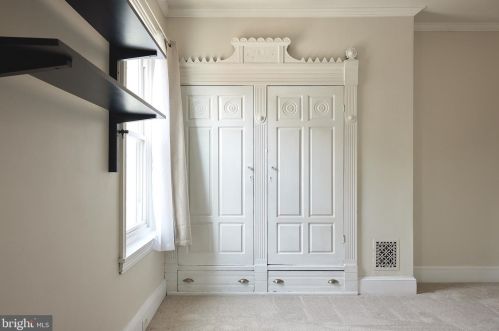 413 42 St, Philadelphia PA 19104-2216 exterior