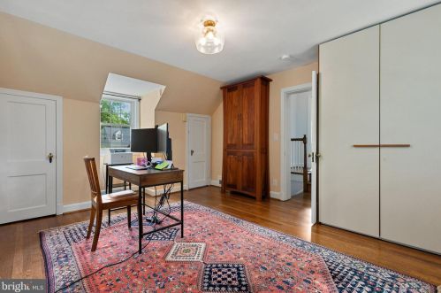 1516 Live Oak Dr, Silver Spring MD 20910-1543 exterior