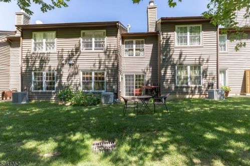 6 Brookline Ct, Princeton NJ  08540-1741 exterior