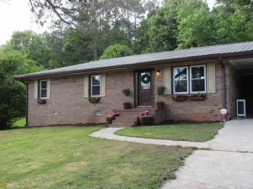 17 Windsor Rd, Newnan, GA 30263-4702