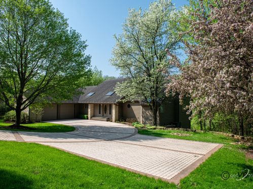 458 Territory Dr, Galena, IL 61036-8660