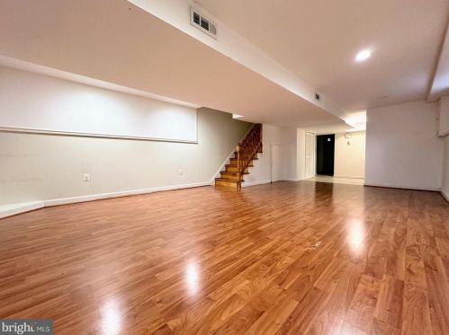 8455 12 Ave, Silver Spring MD 20903-3304 exterior