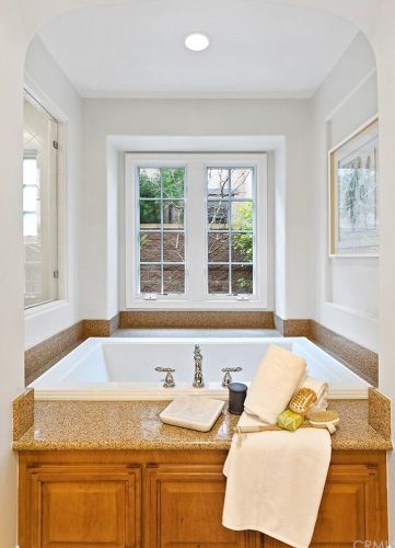 30 Blue Smt, Irvine CA  92603-0168 exterior