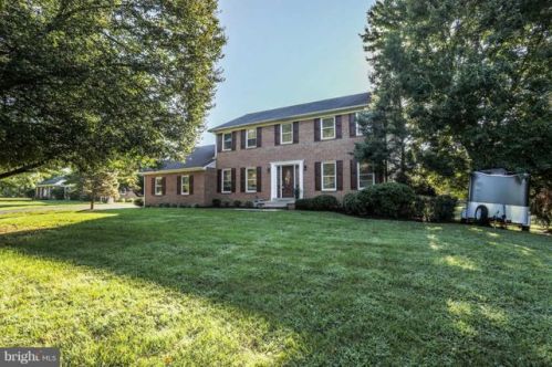 4807 Maurine Ct, Gainesville, VA 20155-1203