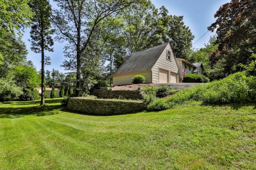 52 Langholm Dr, Nashua, NH 03062-3063