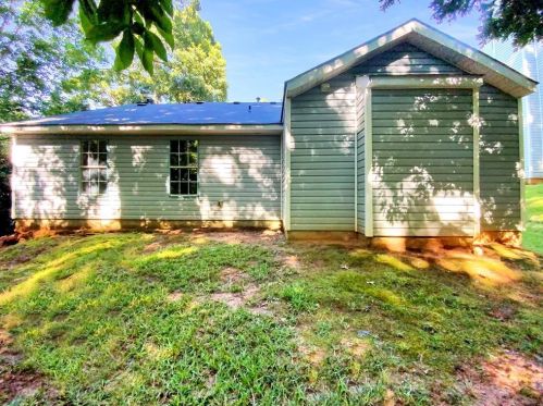 6762 Hiddenlake Dr, Rex GA 30273-2109 exterior