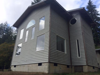 828 7th St, Preachers Slough, WA 98563-1002