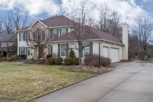 9281 Oxford Trl, Cleveland OH  44141-2539 exterior