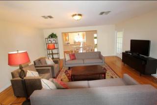 8246 Romaine St, Los Angeles CA  90046-5919 exterior